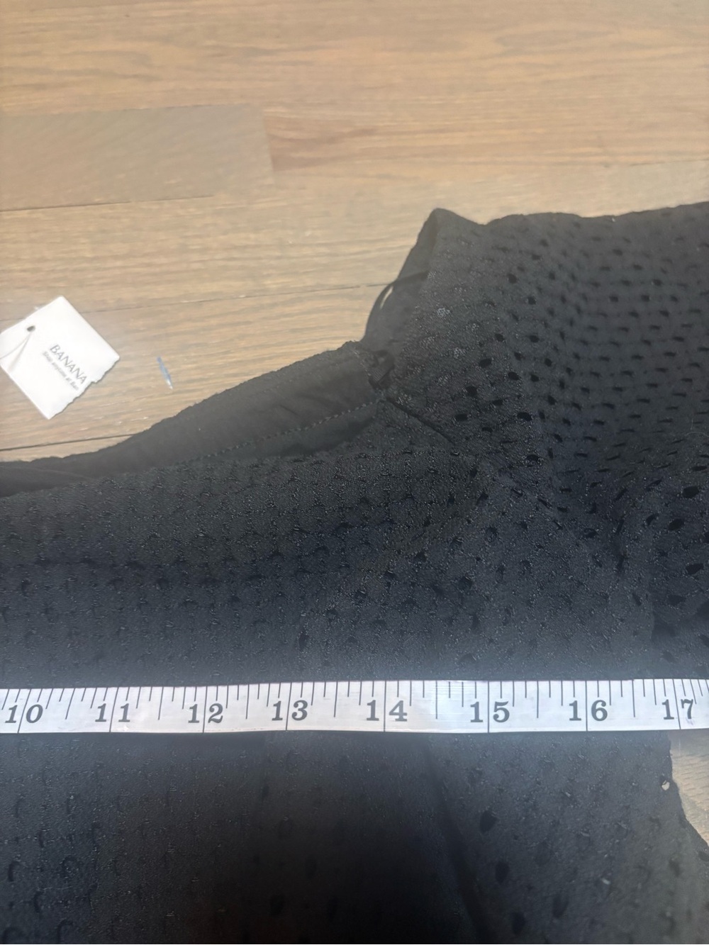 Banana Republic Off-Shoulder Black Ruffle Eyelet Top. XS. NWT! - Picture 6 of 7